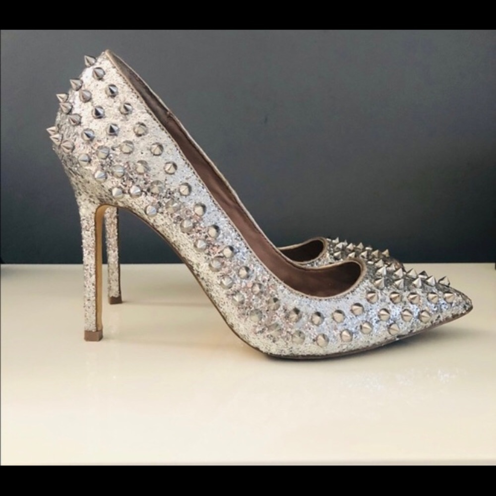 Shoemint Zoe Silver Studded Pumps